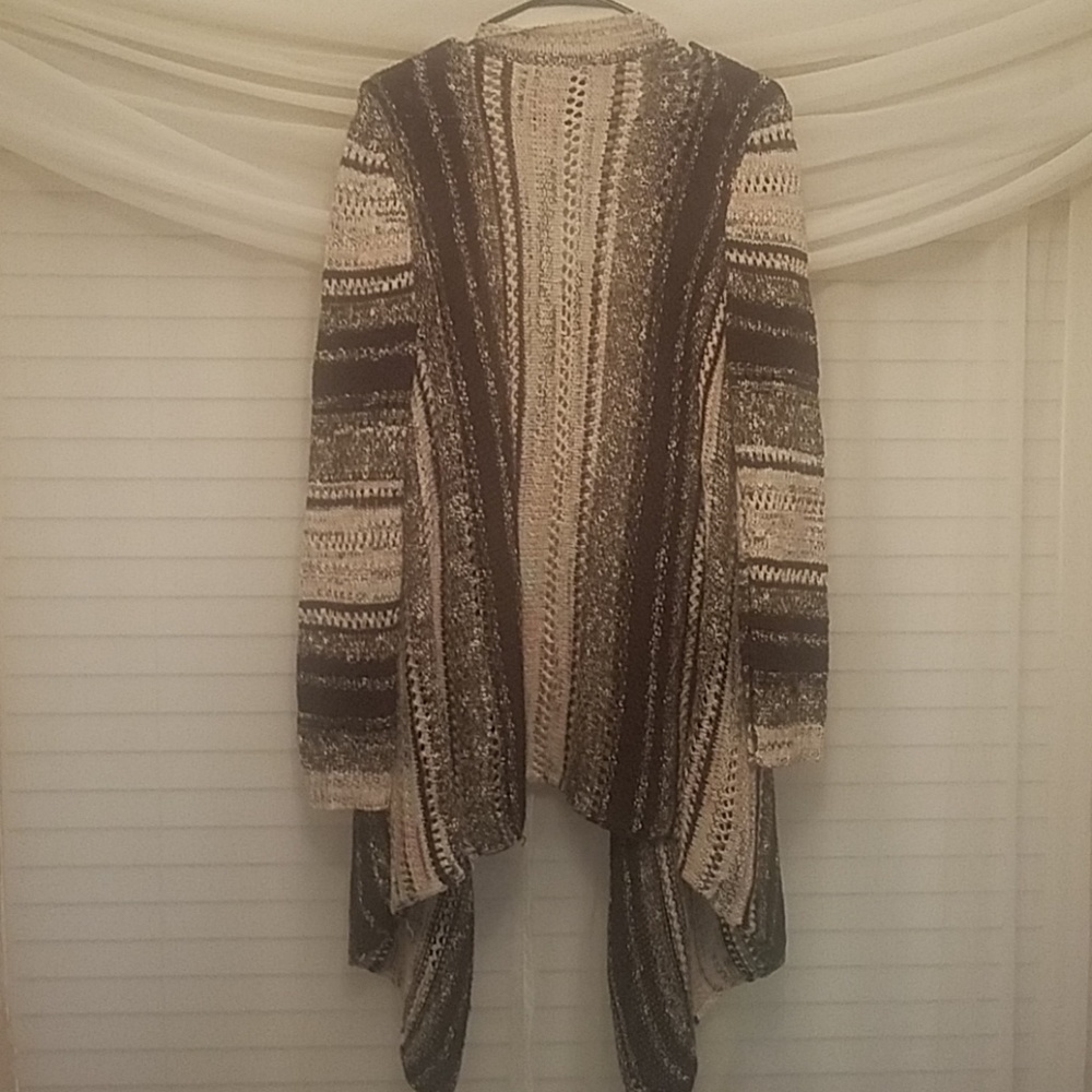Cascading sweater. - Picture 2 of 4